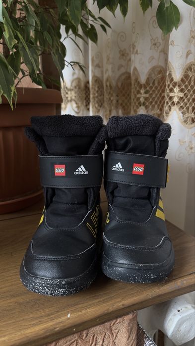 Продам Ботинки adidas