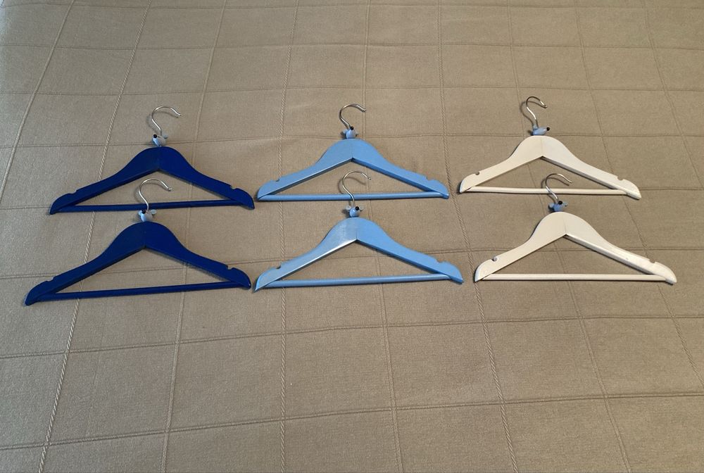 Cabides de criança em madeira - 6 unidades