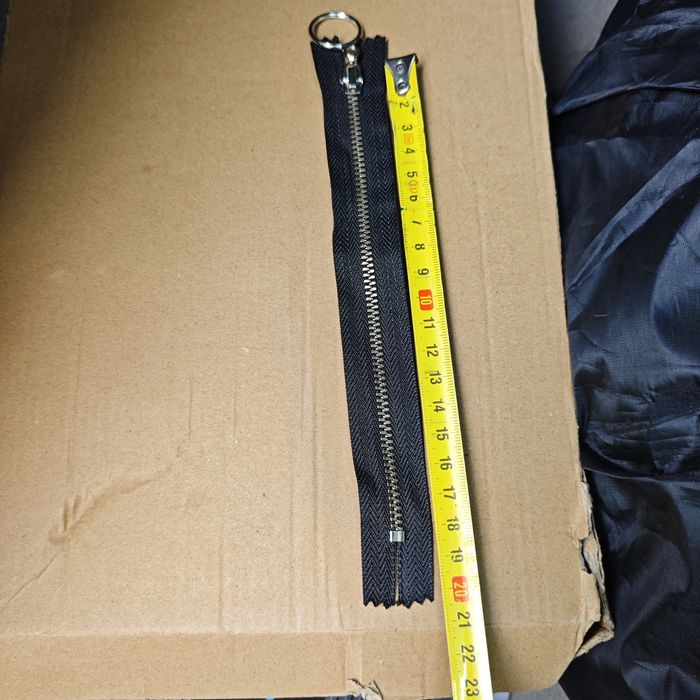 Metalowy zamek błyskawiczny z kółkiem, 18-20 cm, czarny