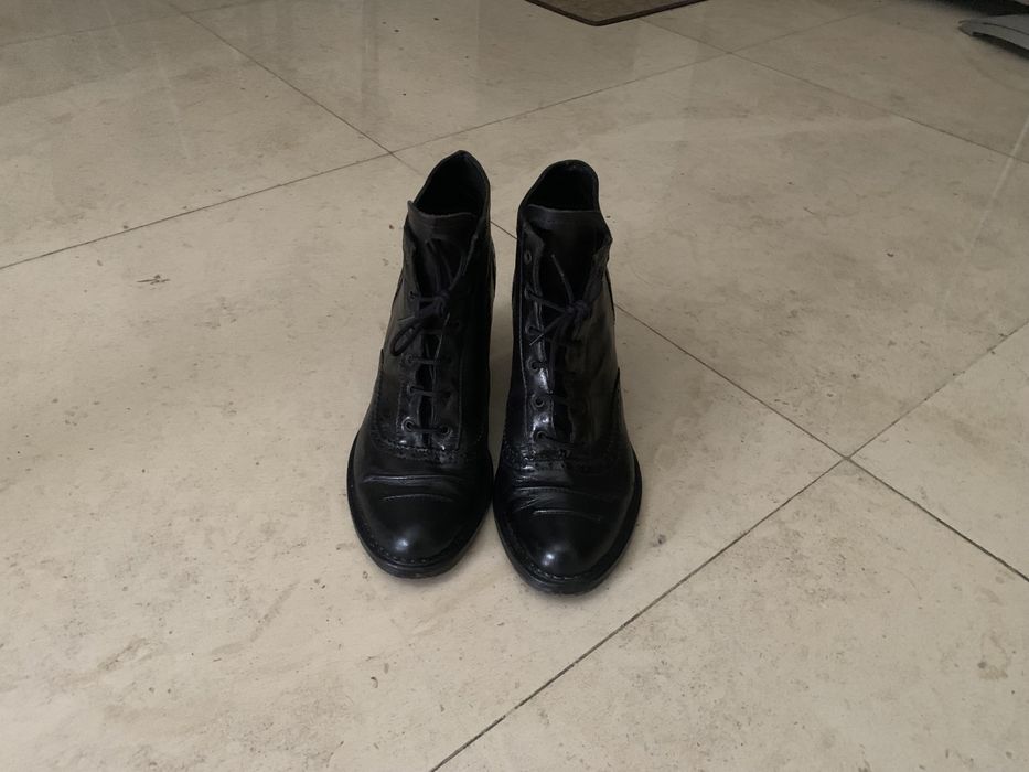 Botas / botins pretos de pele n 39 c/ salto médio