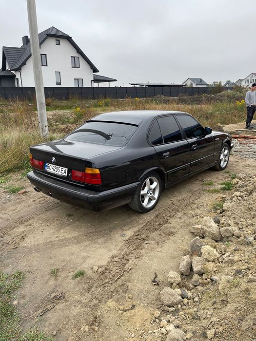 Продам бмв е34/BMW E34 газ/ бензин 2.0