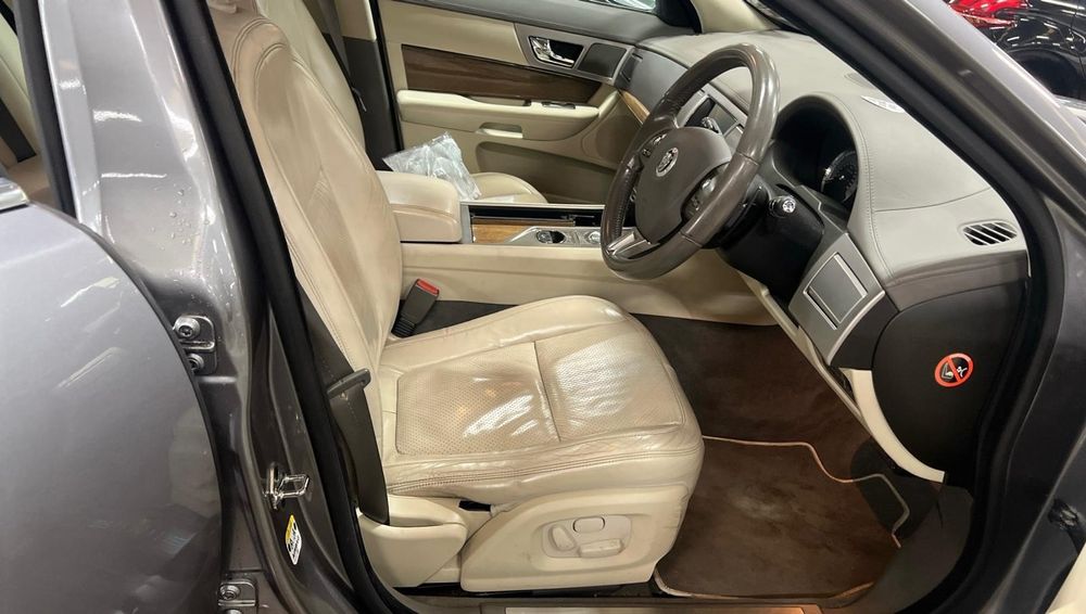 Jaguar XF V6 3.0 inglês completo e 100% funcional