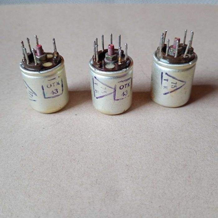 Przekaźnik RS4524/200  3szt.