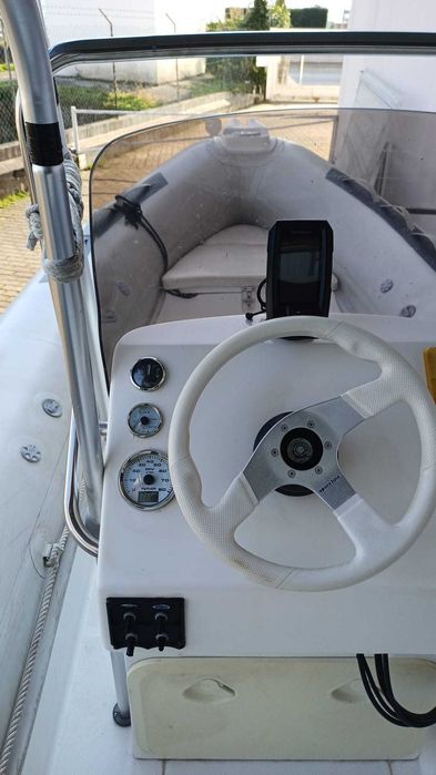 Semi rigido Goldenship AURA 520