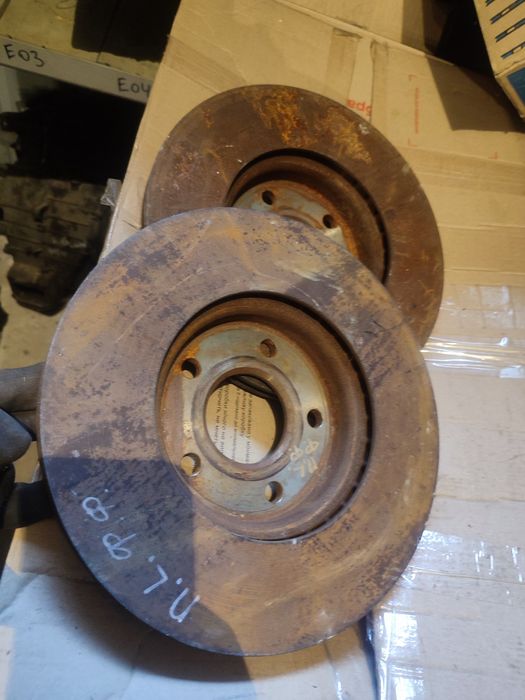 Передній правий лівий гальмівний тормозной диск Форд Фокус МК3 Фієста