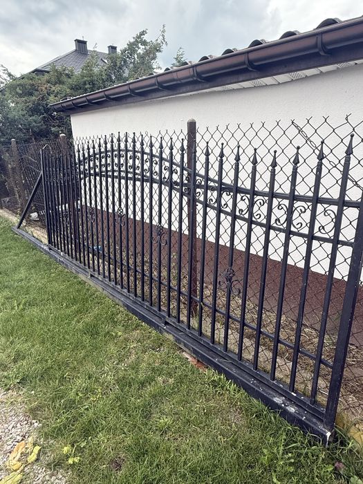 Brama przesuwna 4 m z wózkami + furtka GRATIS