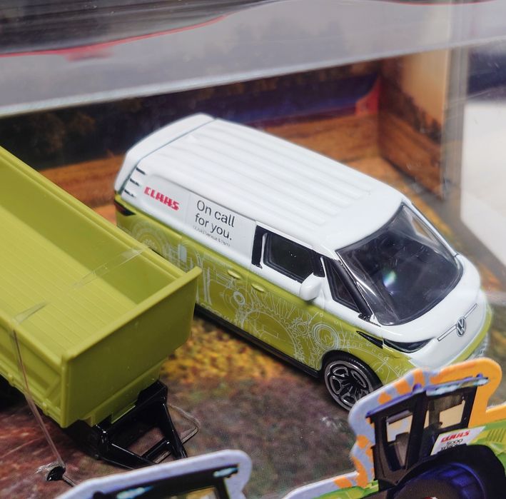 Majorette farm edition series CLAAS kombajn traktor id Buzz VW diorama resorak