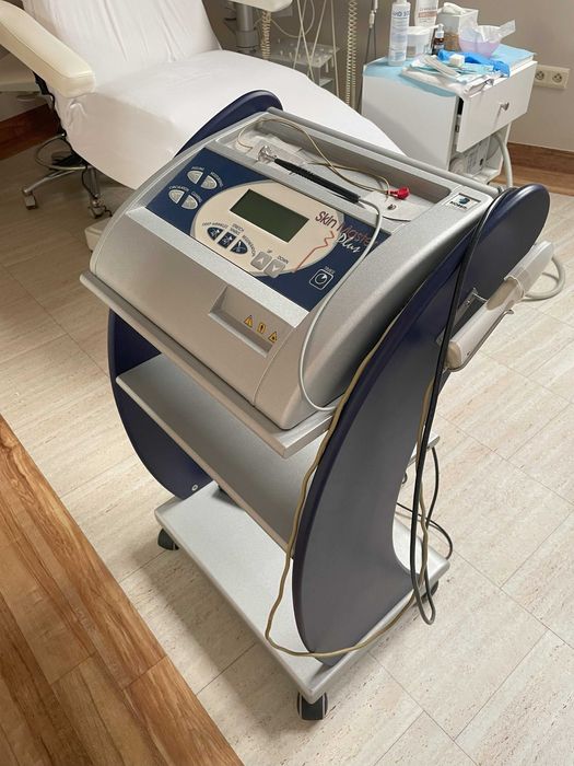 Skin Master Plus - wielofunkcyjne urządzenie do pielęgnacji twarzy