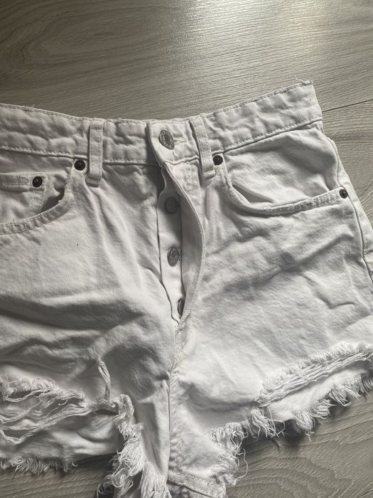 Biale szorty zara