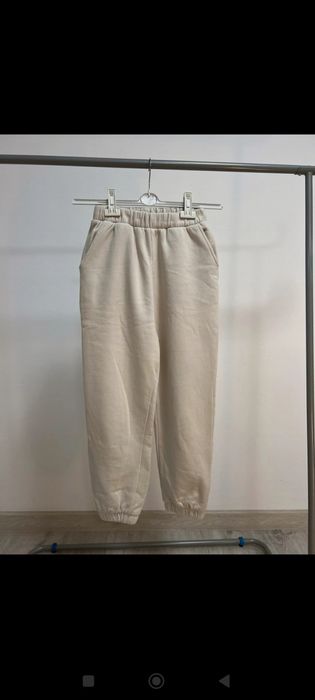 Spodnie dresowe Zara kremowe S