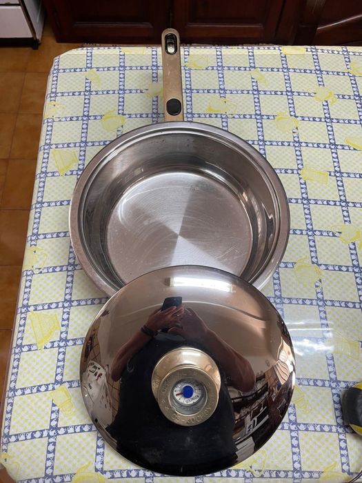 Tachos em aço inoxidável com tampa em metal e vidro - várias dimensões