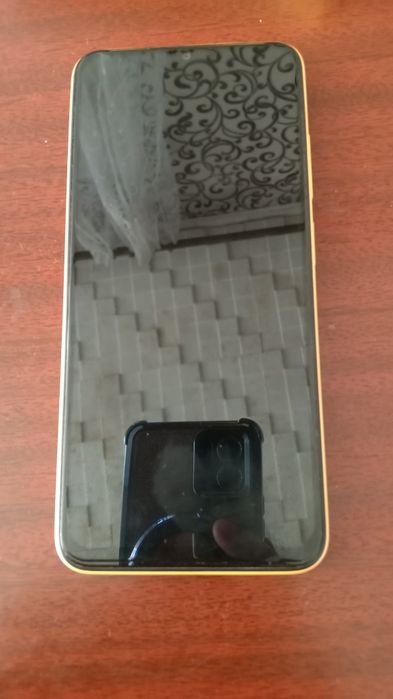 Продам телефон POCO M5