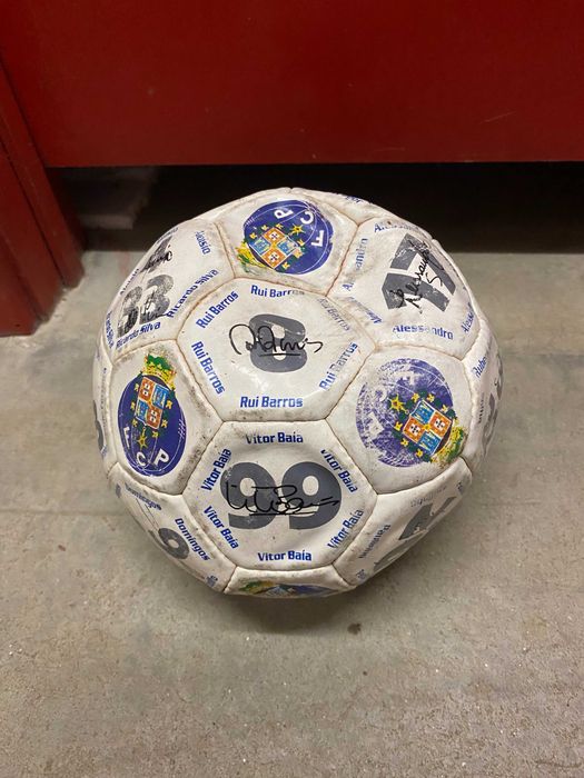 Official FC Porto Ball – 1999/2000 Season: Signed by Club Legends!