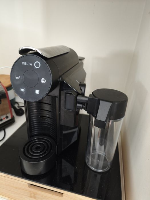 Máquina de café Delta Q (com leite)