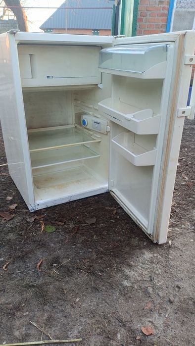 Продам холодильник по запчастинах