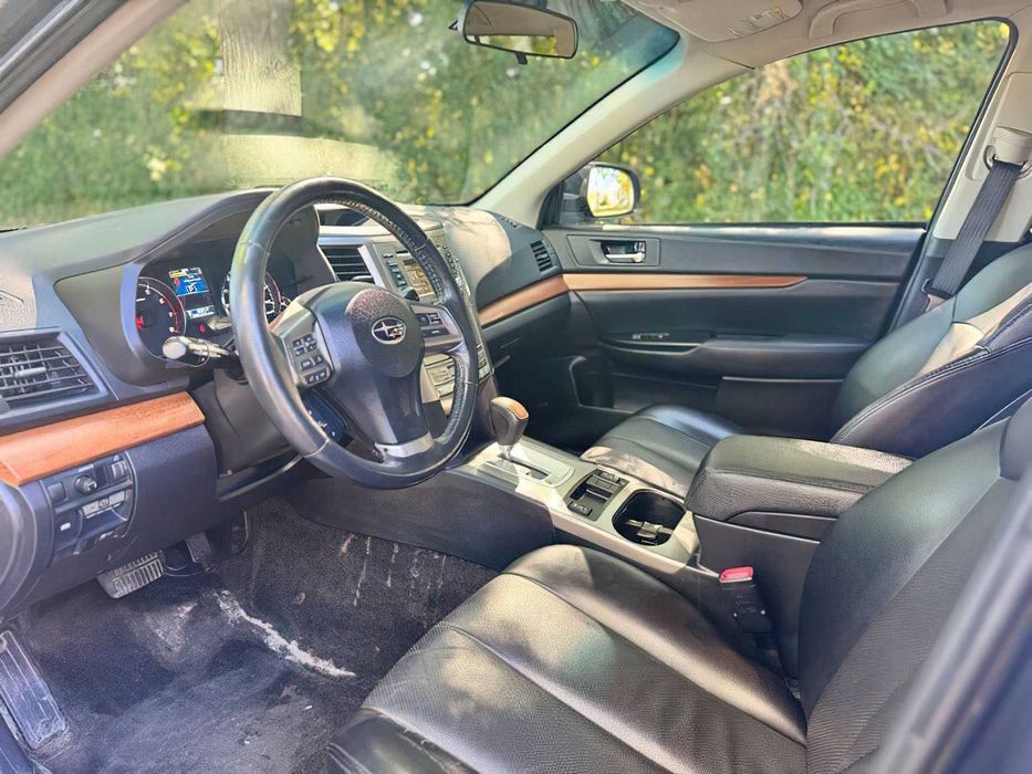 Subaru Outback Limited      2013