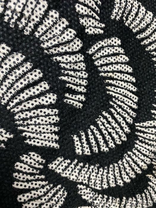 Saia preta com forro