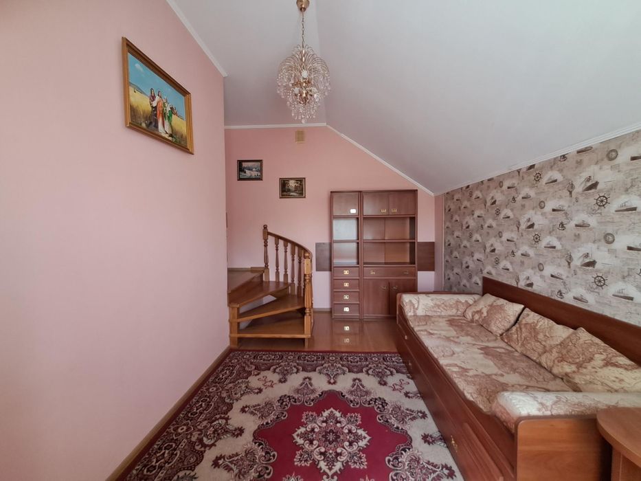 5-к,вул. Юності, Микитинці