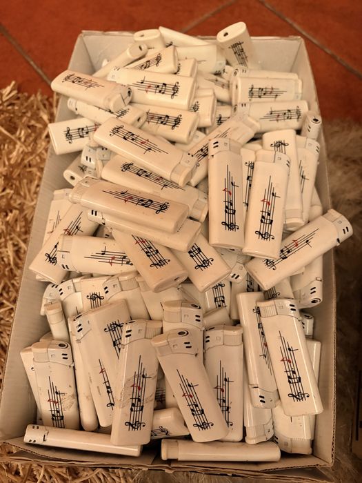 Lote de 800 isqueiros