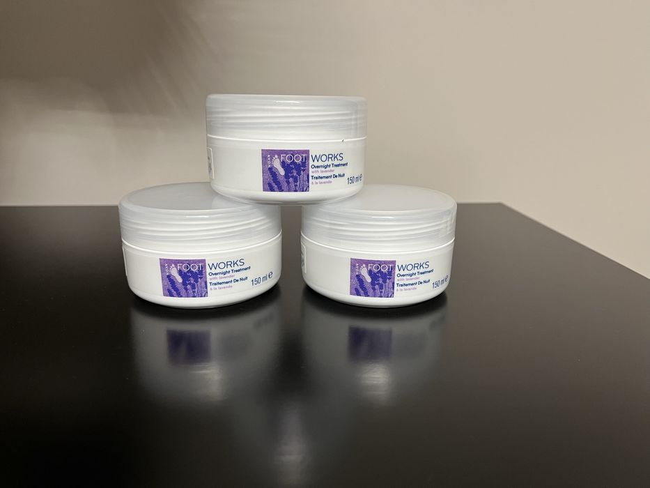 Avon  krem do stóp lawendowa kuracja nawilżająca