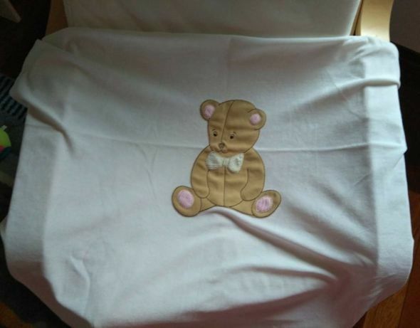 Lote de 4 fraldas e manta, portes incluídos