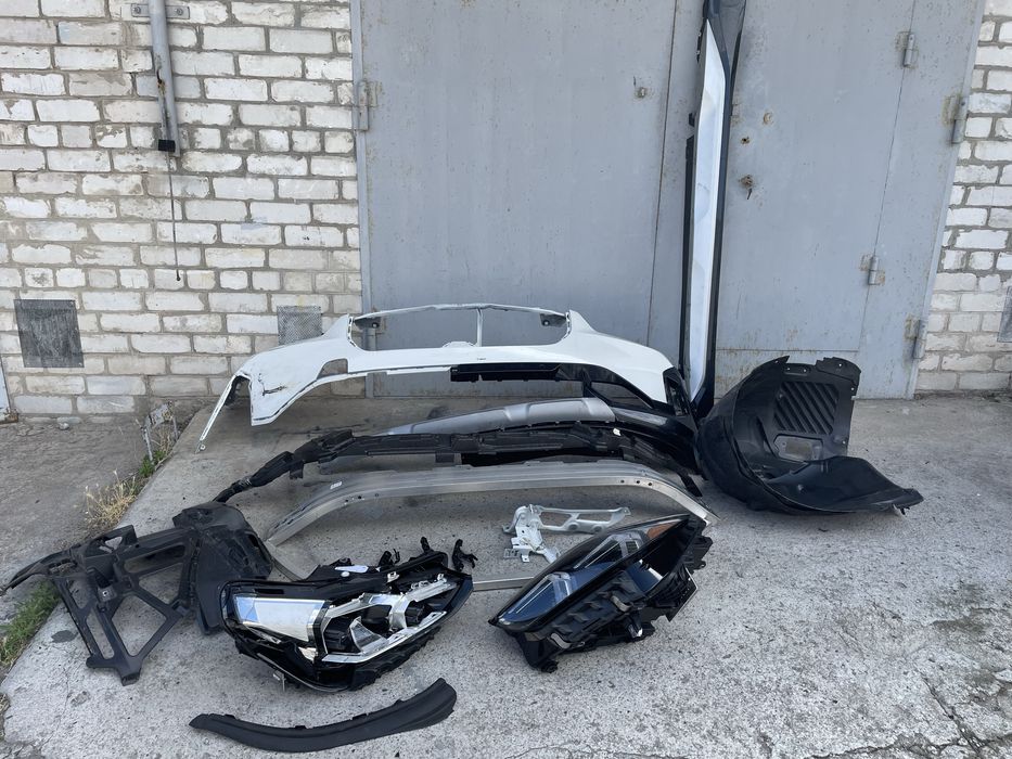 Бампер BMW X1 U11