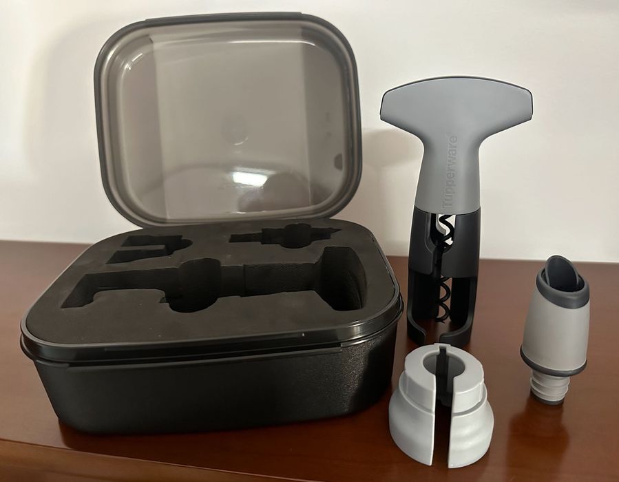 Kit para vinho com abre-garrafas e caixa versátil Tupperware