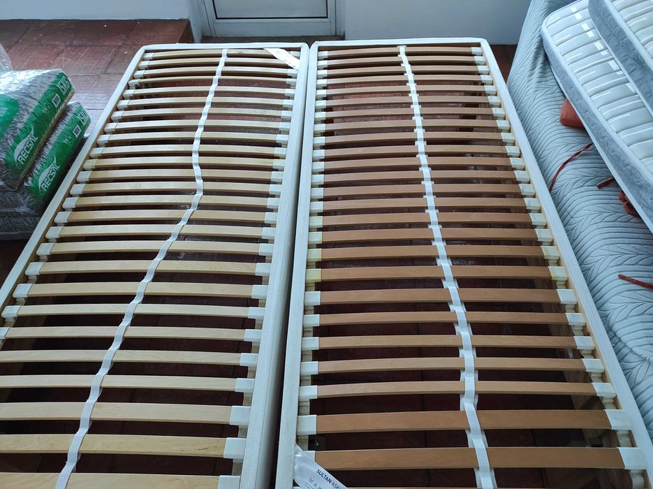 2 Estrados de solteiro e 2 colchões