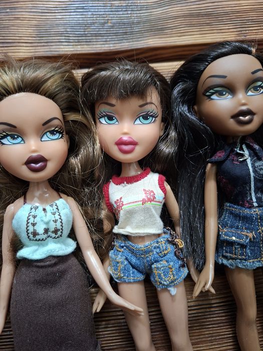 Вінтажні ляльки Bratz з власної колекції