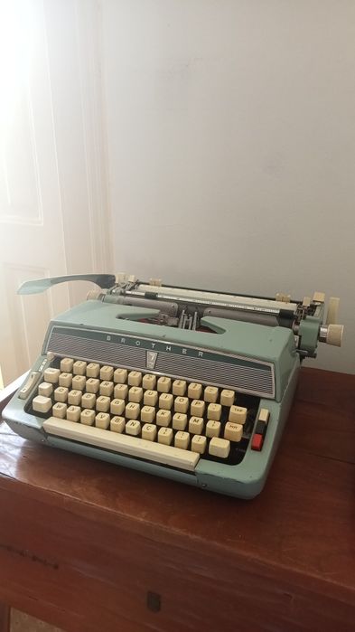 Máquina de escrever Brother
