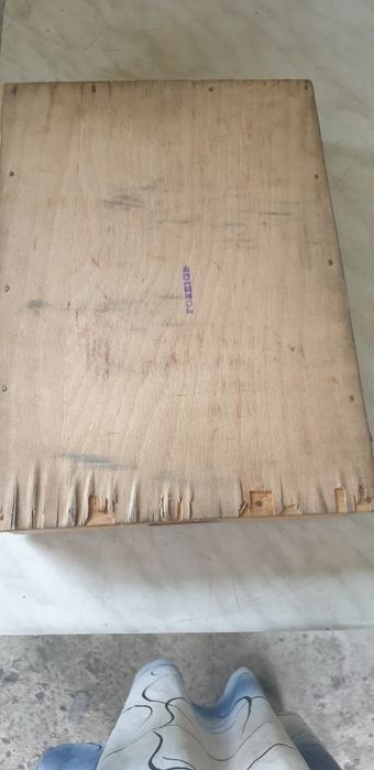 Drewniany pojemnik na sztućce do odnowienia