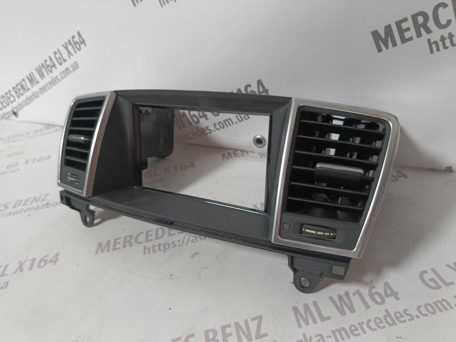 Дефлектори Mercedes ML W166 центральні Решітки обдуву