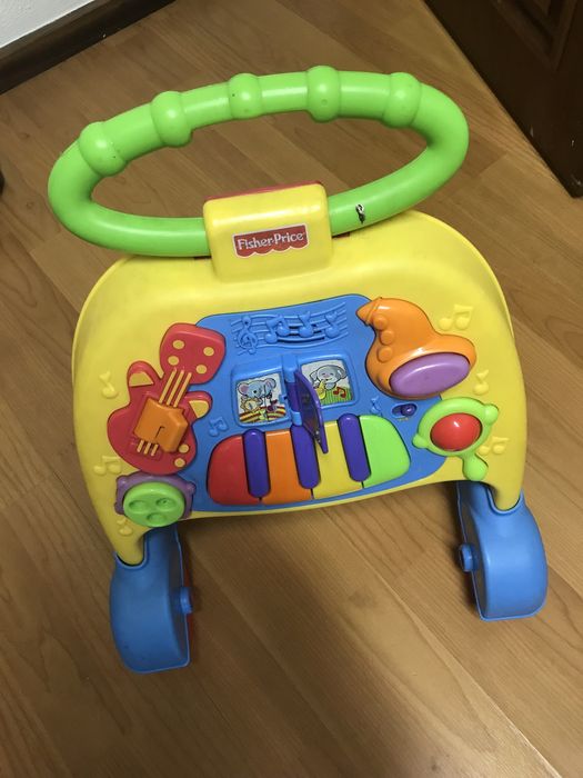 Andador/Andarilho de Bebé Fisher Price com Música e Actividades