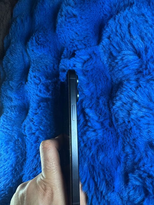 iPhone 15 Pro Max , bateria 92%