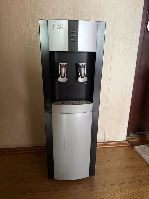 Кулер для воды продам