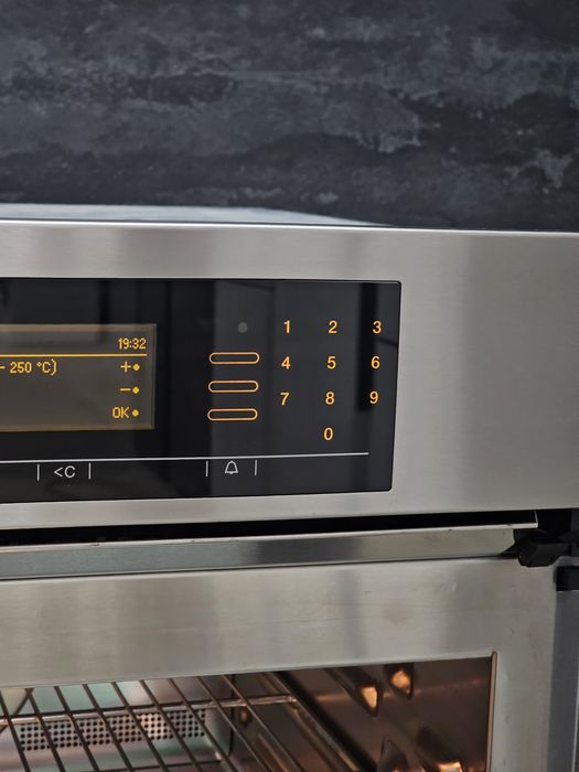 Духова шафа з НВЧ H5080BM Супер.стан Укр.мова Безліч програм