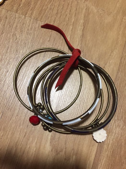 Pulseiras várias desde massimo dutti a parfois