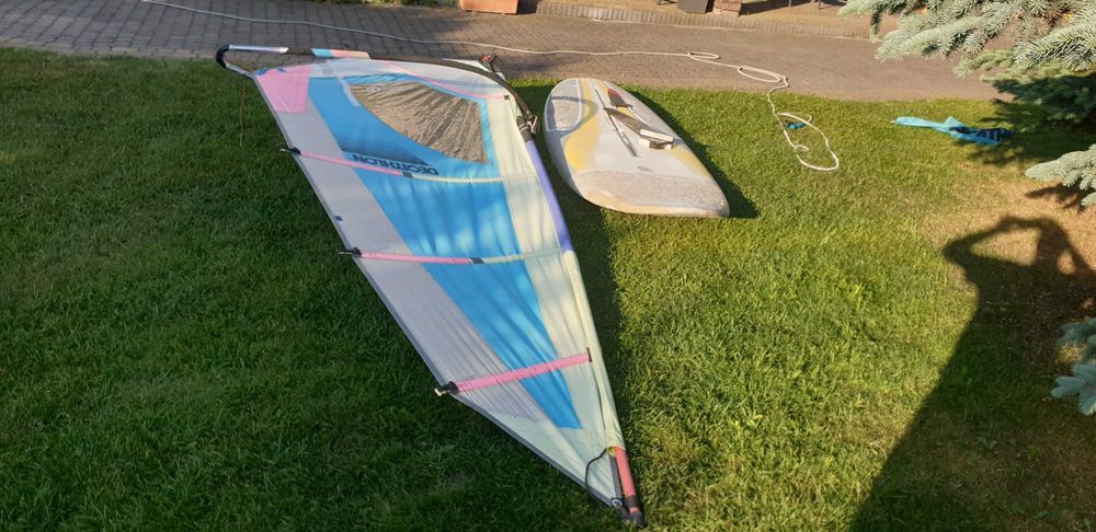 Deska Windsurfingowa z żaglem