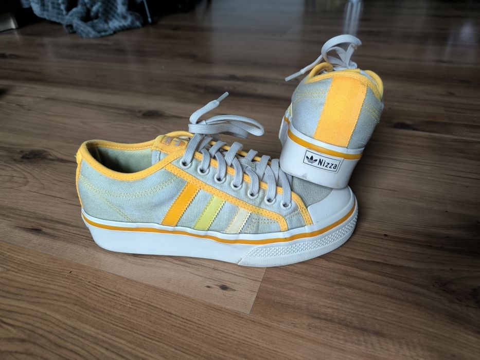 Adidas Nizza Platform Parley EU 42 żółte trampki