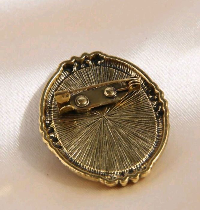 Elegancka broszka Vintage Nowa