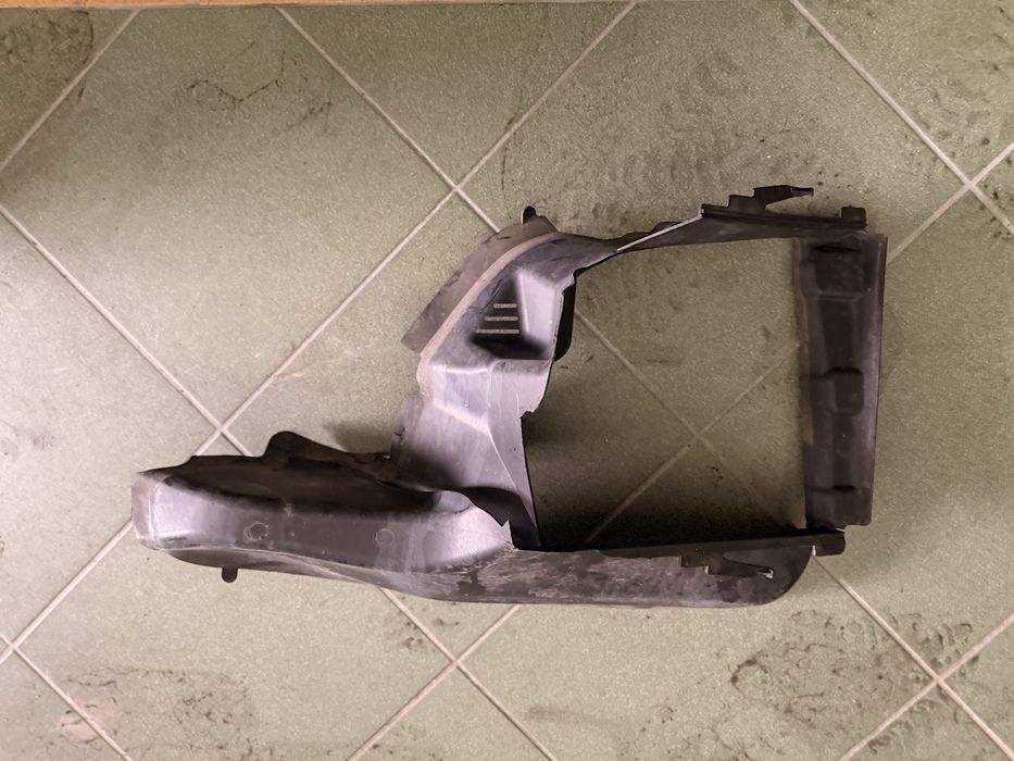 AUDI RSQ8 - części zderzaka przód