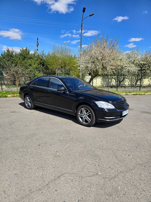 Весільний кортеж Авто преміум класу Прокат погодинно Авто на свята з водієм м. Хмельницький оренда