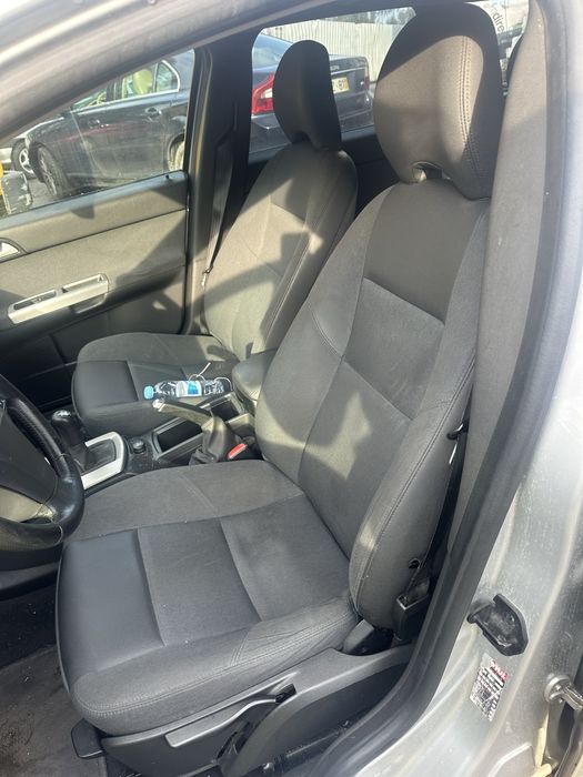 Conjunto de bancos volvo v50  ano 2008 tecido e pele cinza