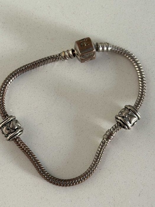 Pulseira em metal Pandora