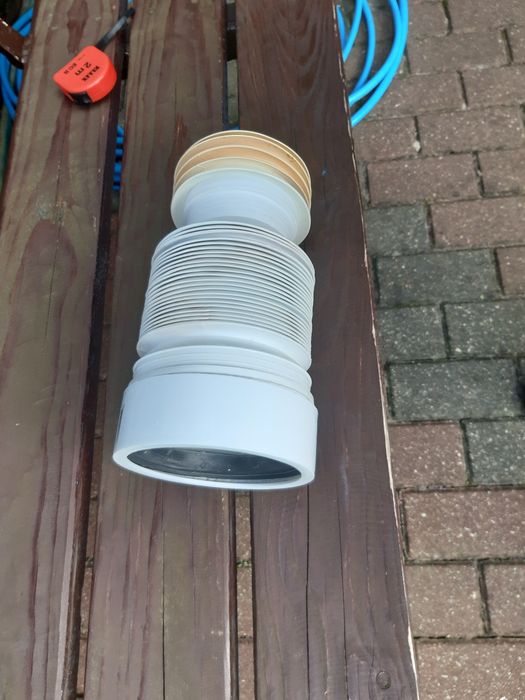 Przyłącze złącze kanalizacyjne wc