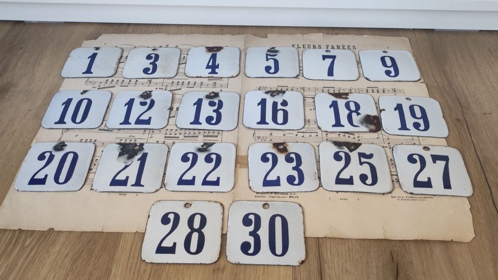 Números Esmaltados Antigos