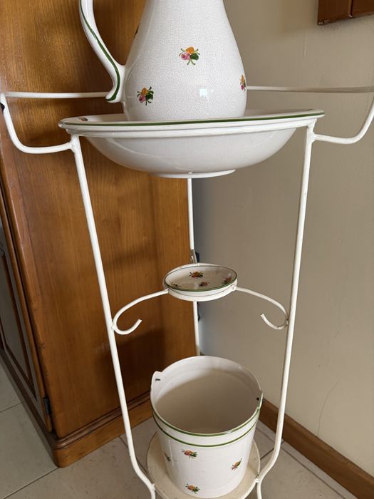 Lavatorio em branco