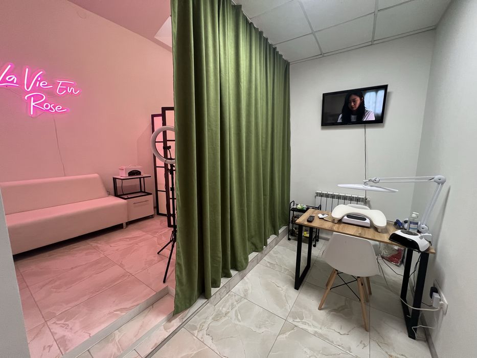 Оренда для майстра манікюру ЦЕНТР СВІТЛО є