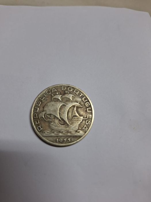 Moedas de prata de dez escudos antigas