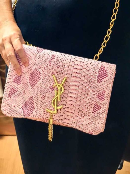 Różowa torebka na ramię , listonoszka, w panterkę